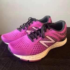 New Balance Women’s 680V.6 Running Shoes Size 8 Purple Black &White Like New!